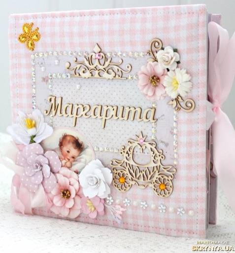 Фотоальбом в подарок для новорожденной