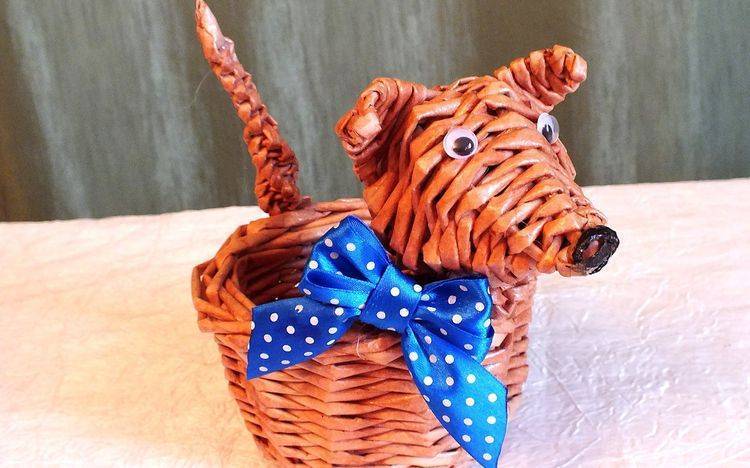 Как сделать поделку собаку из шишек, бутылок, ткани, бумаги и носков - мастер-классы, фото примеры, советы